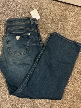 NWT GUESS Sadie straight leg shape up jeans size 30 x 29